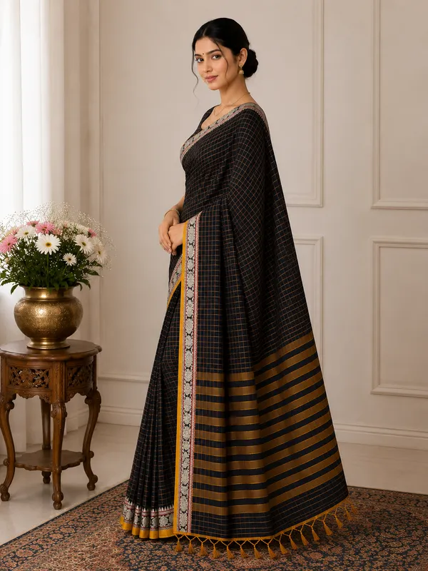 Deepali_Rani_Black_Small_Checksed_Pattern_Pure_Mersrised_Narayanapet_Pure_Cotton_Saree_With_Running_Blouse_Piece_Same_As_A_Saree_Color_For_Women