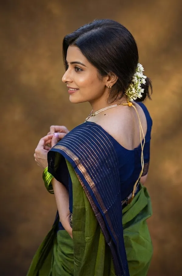 Green_Aradhana_Narayanapet_Pure_Cotton_Zari_Border_Saree_With_Running_Blouse_Piece_For_Women