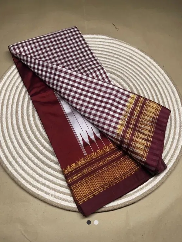 Ilakal_Small_Tam_Tam_Checks_Maroon_Cotton_Silk_Saree_With_Tope_Teni_Pallu_Original_Quality_For_Women