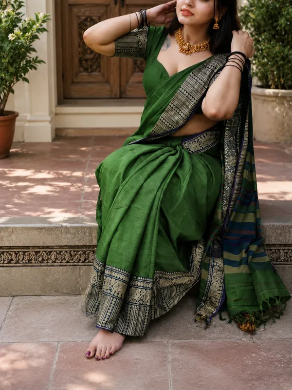 Gopika_Rama_Green_Big_Elephent_Border_Narayanpet_Pure_Cotton_Handloom_Saree_With_Running_Blouse_Piece_For_Women