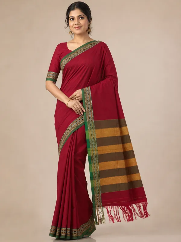 Shraddha_Red_Narayanapet_Pure_Handloom_Cotton_Saree_With_Running_Blouse_Piece_Same_Saree_Color_For_Women
