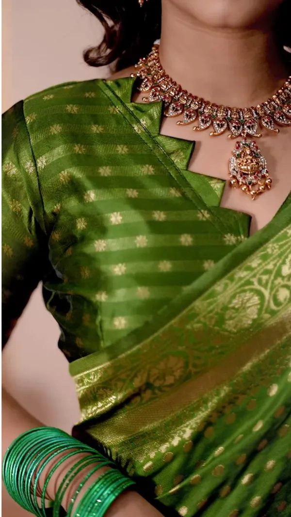 Banarasi_Style_Green_Silk_Saree_with_Golden_Buti,_Floral_Woven_Border_&_Rich_Designer_Pallu