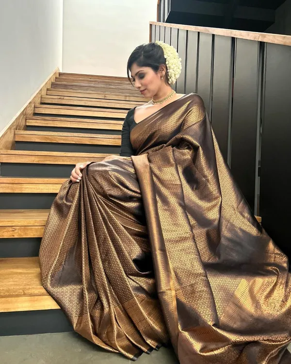 Black_Soft_Lichi_Silk_Saree_with_Rich_Jacquard_Work