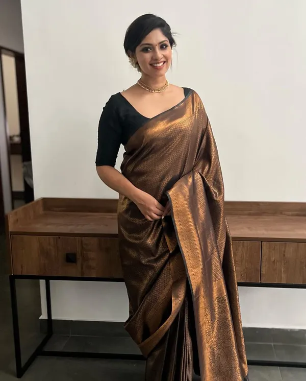 Black_Soft_Lichi_Silk_Saree_with_Rich_Jacquard_Work