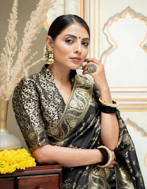 Black_Soft_Silk_Saree_with_Intricate_Floral_Jacquard_Weaving_&_Rich_Designer_Border