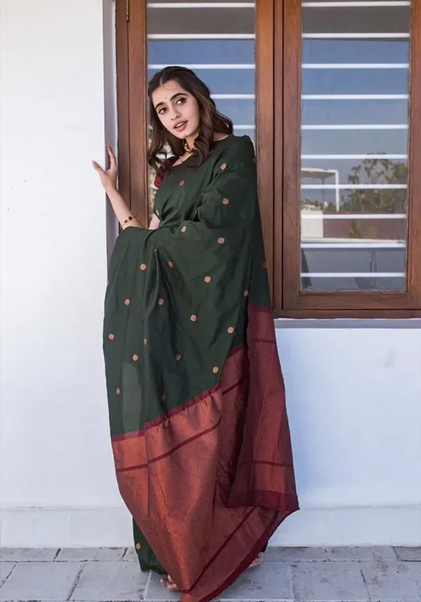 Bottle_Green_Soft_Lichi_Silk_Saree_with_All-Over_Jacquard_Work_&_Rich_Maroon_Pallu