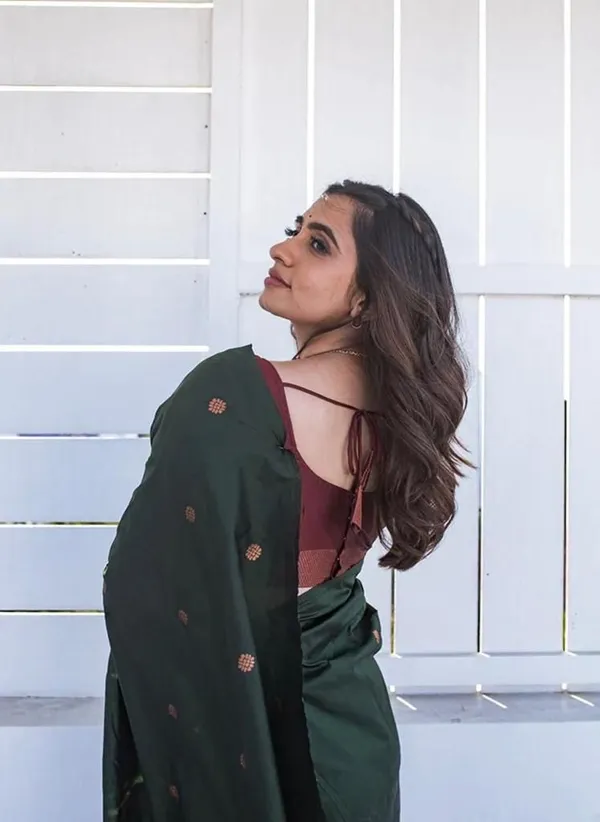 Bottle_Green_Soft_Lichi_Silk_Saree_with_All-Over_Jacquard_Work_&_Rich_Maroon_Pallu