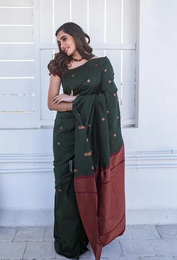 Bottle_Green_Soft_Lichi_Silk_Saree_with_All-Over_Jacquard_Work_&_Rich_Maroon_Pallu
