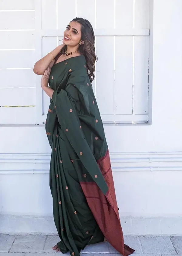 Bottle_Green_Soft_Lichi_Silk_Saree_with_All-Over_Jacquard_Work_&_Rich_Maroon_Pallu