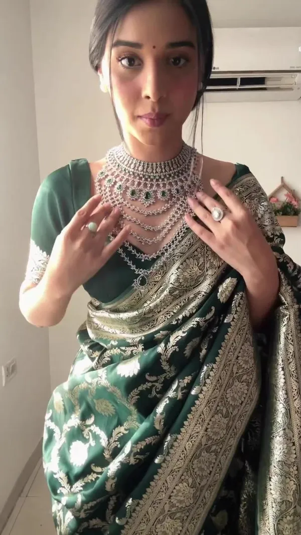 Bottle_Green_Soft_Lilan_Slab_Saree_with_Golden_Floral_Weaving