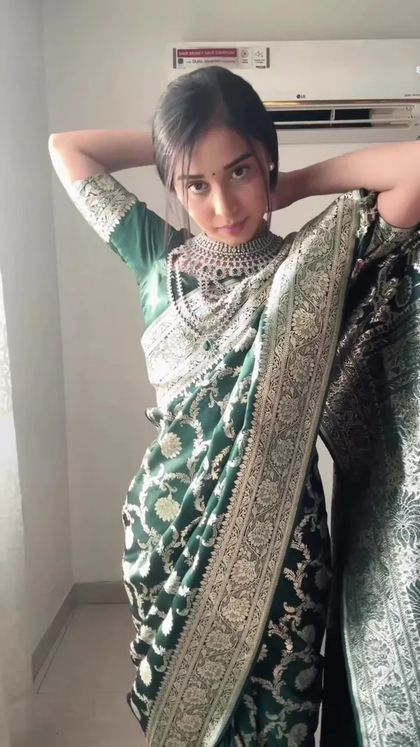 Bottle_Green_Soft_Lilan_Slab_Saree_with_Golden_Floral_Weaving
