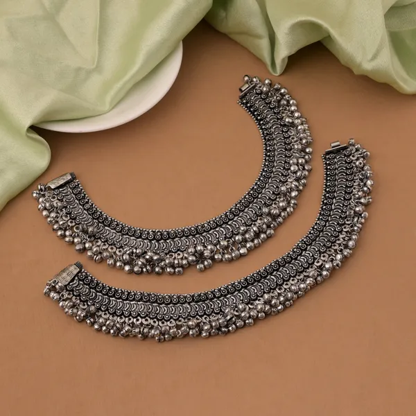 Classic_Silver_Oxidised_Ghungroo_Anklet_Pair_for_Women_|_Traditional_Heavy_Ethnic_Payal