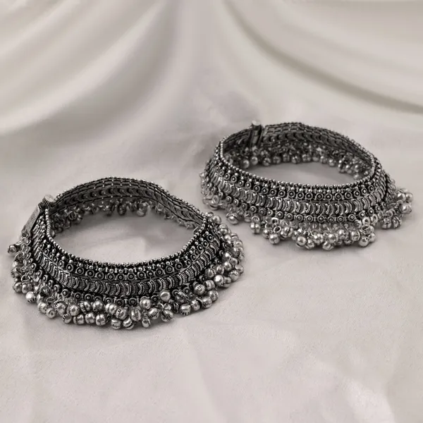 Classic_Silver_Oxidised_Ghungroo_Anklet_Pair_for_Women_|_Traditional_Heavy_Ethnic_Payal