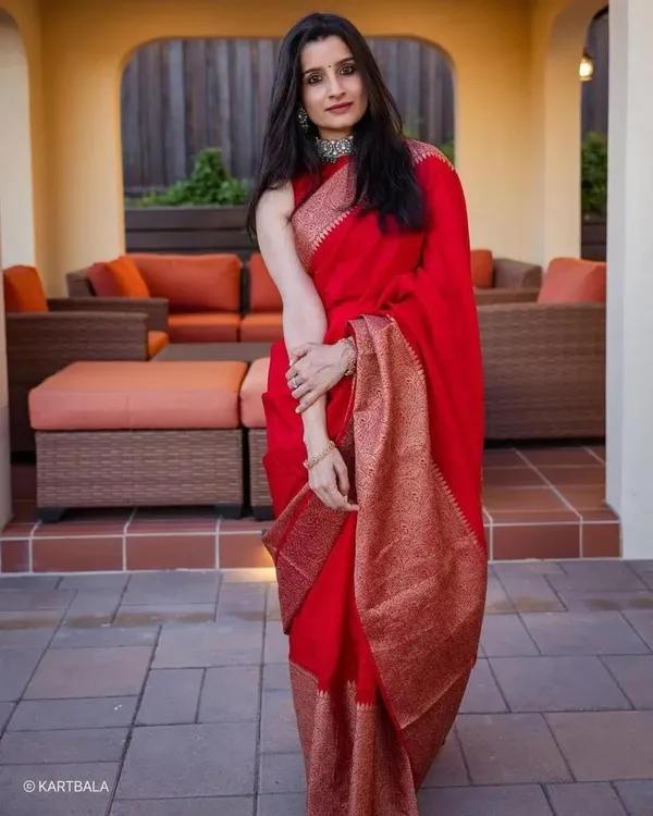 Crimson_Red_Lichi_Silk_Saree_with_All-Over_Jacquard_Work