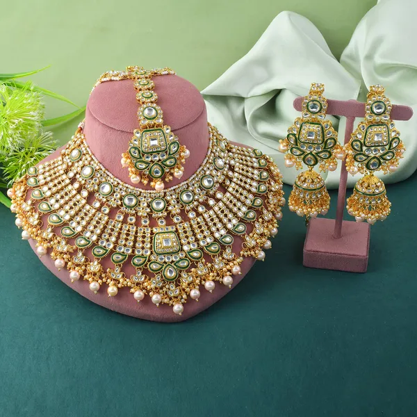 Designer_Heavy_Gold_Plated_Kundan_Necklace_Set_With_Matha_Patti_&_Jhumka_Earrings