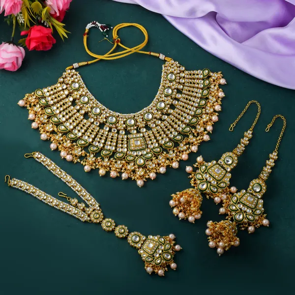 Designer_Heavy_Gold_Plated_Kundan_Necklace_Set_With_Matha_Patti_&_Jhumka_Earrings