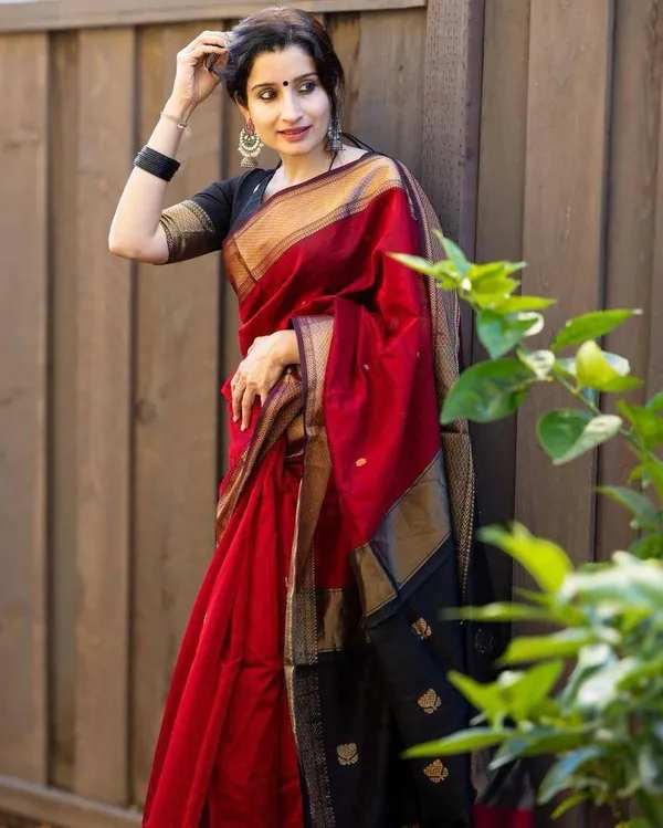 Designer_Red_&_Black_Soft_Lilan_Slab_Saree_with_All-Over_Golden_Weaving