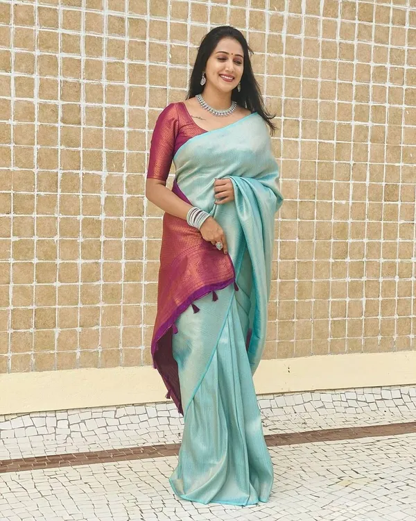 Elegant_Aqua_Blue_Saree_with_Wine_Pink_Contrast_Border_&_Traditional_Woven_Pallu
