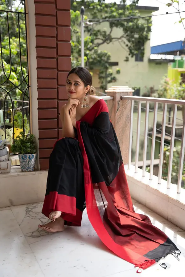 Elegant_Black_&_Maroon_Soft_Lilan_Slab_Saree_with_Jacquard_Border