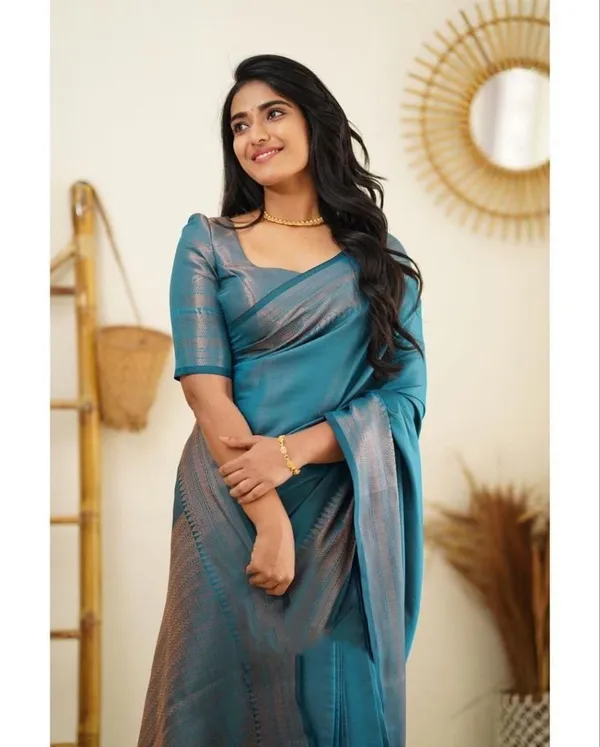 Elegant_Blue_Lichi_Silk_Saree_with_Rich_Jacquard_Pallu_&_Border