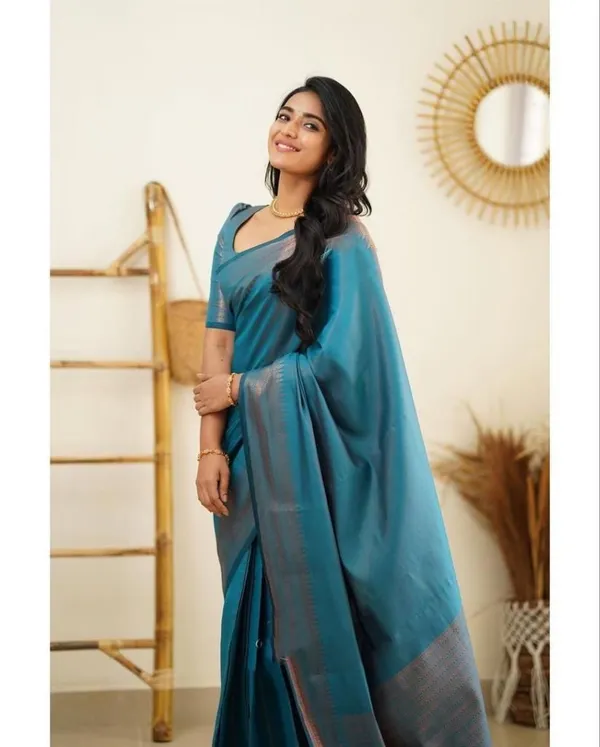 Elegant_Blue_Lichi_Silk_Saree_with_Rich_Jacquard_Pallu_&_Border