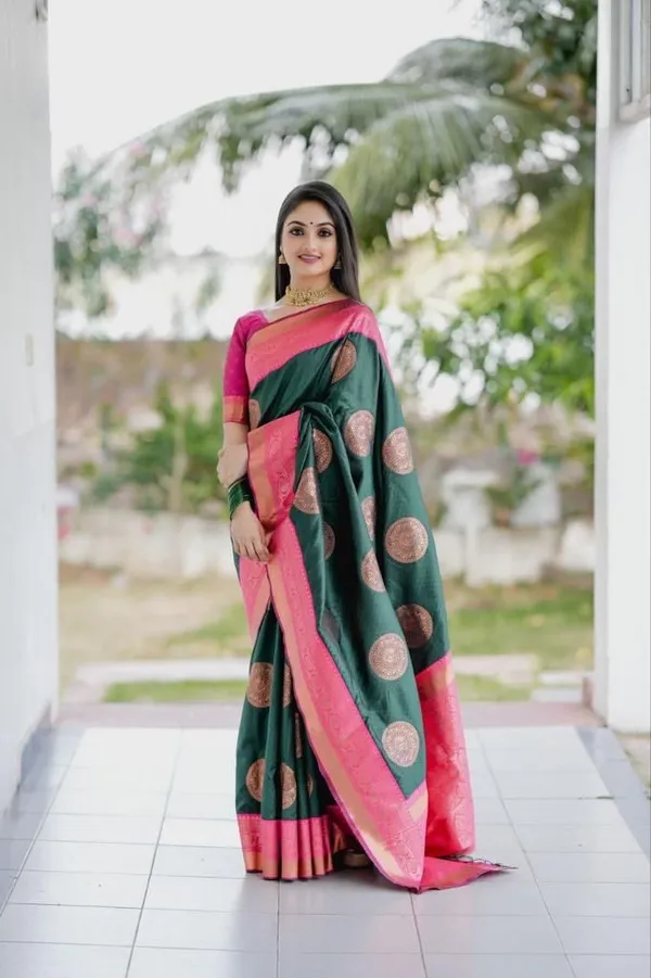 Elegant_Bottle_Green_Saree_with_Pink_Golden_Border_&_Rich_Circular_Woven_Motifs