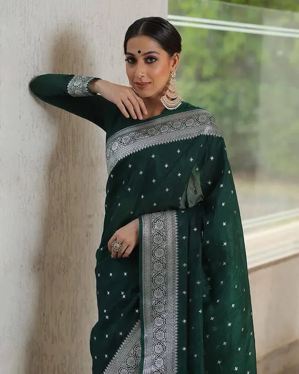 Elegant_Dark_Green_Lichi_Silk_Saree_with_Designer_Jacquard_Weave