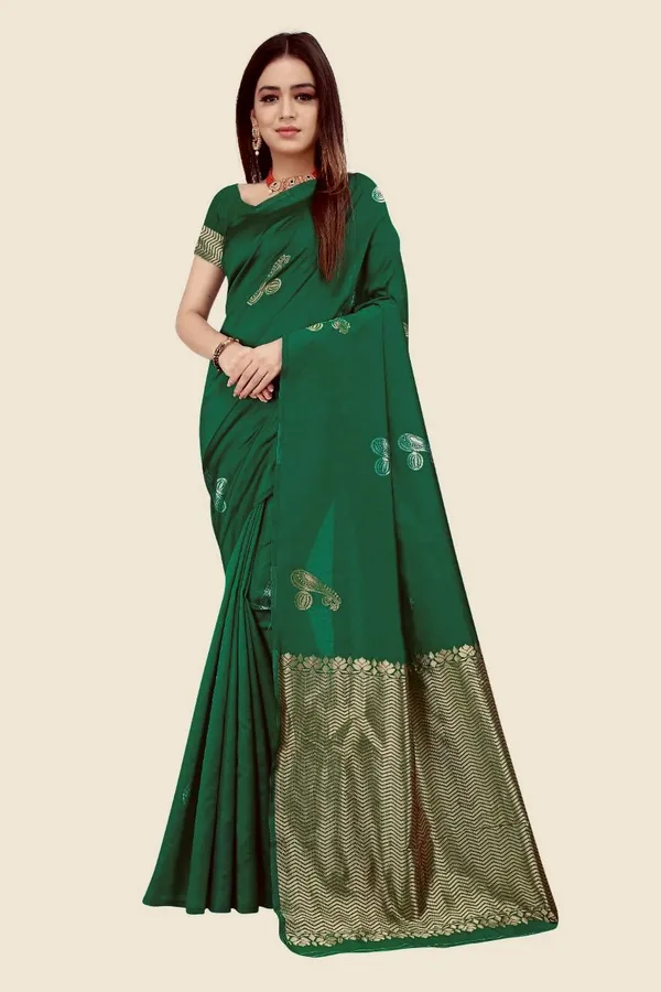 Elegant_Emerald_Green_Soft_Lichi_Silk_Saree_with_All-Over_Jacquard_Work_&_Rich_Pallu