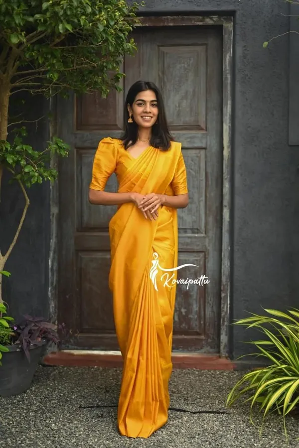 Elegant_Golden_Yellow_Lichi_Silk_Saree_with_All-Over_Jacquard_Weaving