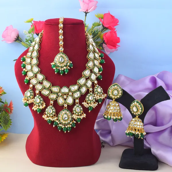Elegant_Green_Kundan_Necklace_Set_With_Pearl_Drops,_Jhumka_Earrings_&_Maang_Tikka