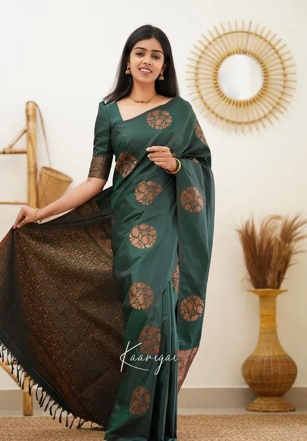 Elegant_Green_Lichi_Silk_Saree_with_Rich_Jacquard_Pallu_&_Border