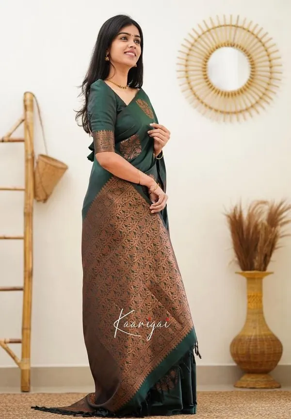 Elegant_Green_Lichi_Silk_Saree_with_Rich_Jacquard_Pallu_&_Border