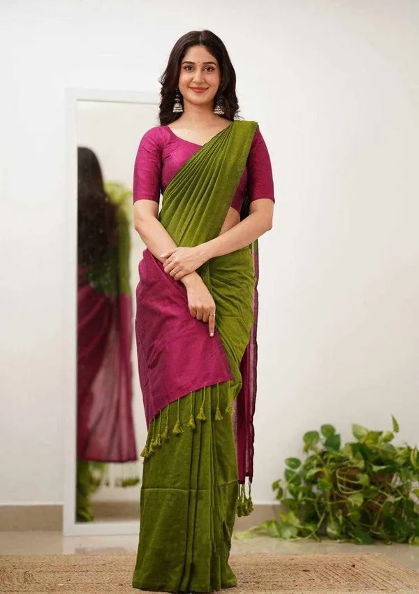 Elegant_Green_Lilan_Saree_with_Contrast_Blouse_&_Designer_Pallu