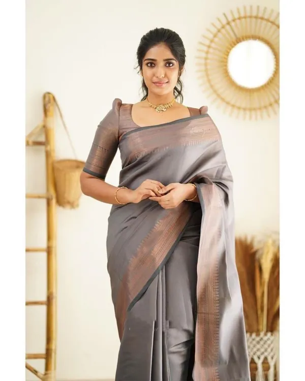 Elegant_Grey_Lichi_Silk_Saree_with_Rich_Jacquard_Pallu