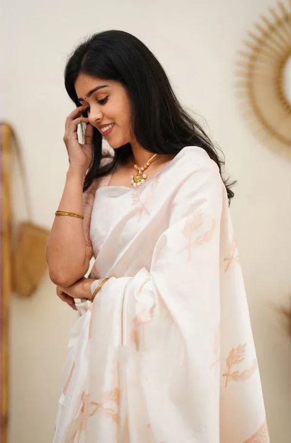Elegant_Ivory_Soft_Lichi_Silk_Saree_with_Peach_Jacquard_Work_&_Rich_Pallu