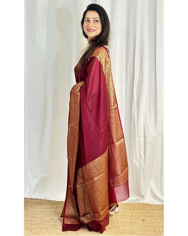 Elegant_Maroon_Lichi_Silk_Saree_with_All-Over_Jacquard_Work