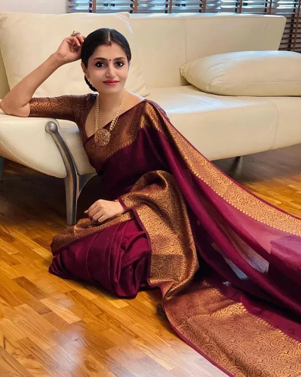 Elegant_Maroon_Lichi_Silk_Saree_with_All-Over_Jacquard_Work