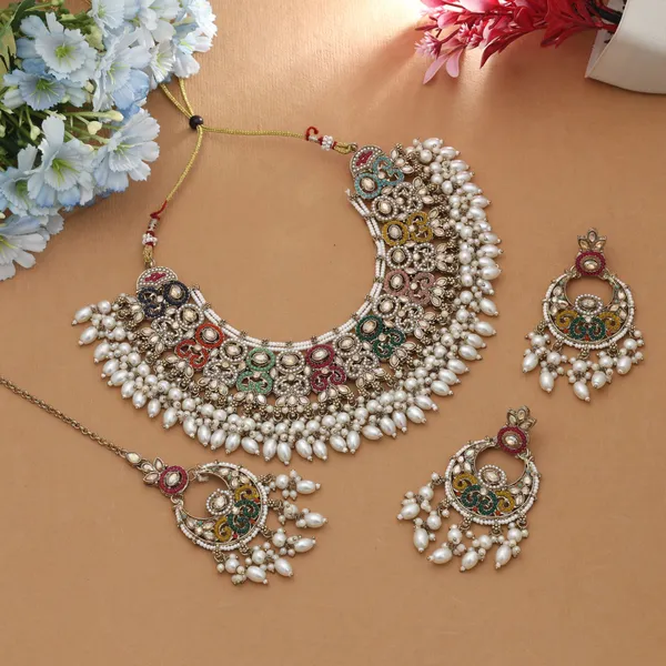 Elegant_Multi_Color_Pakistani_Kundan_Necklace_Set_With_Traditional_Designer_Detailing,_Dangle_Earrings_&_Maang_Tikka