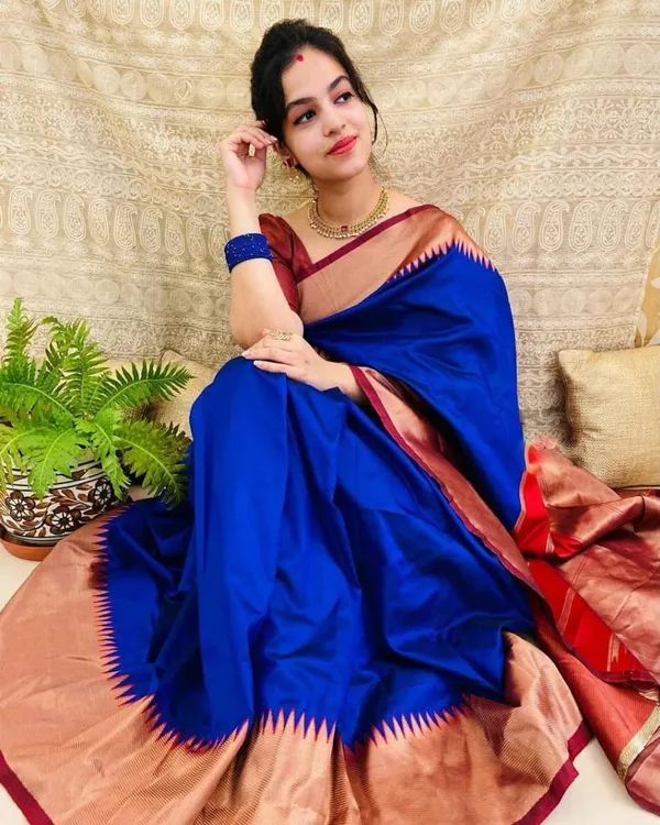 Elegant_Navy_Blue_Rich_Pallu_Lichi_Silk_Saree