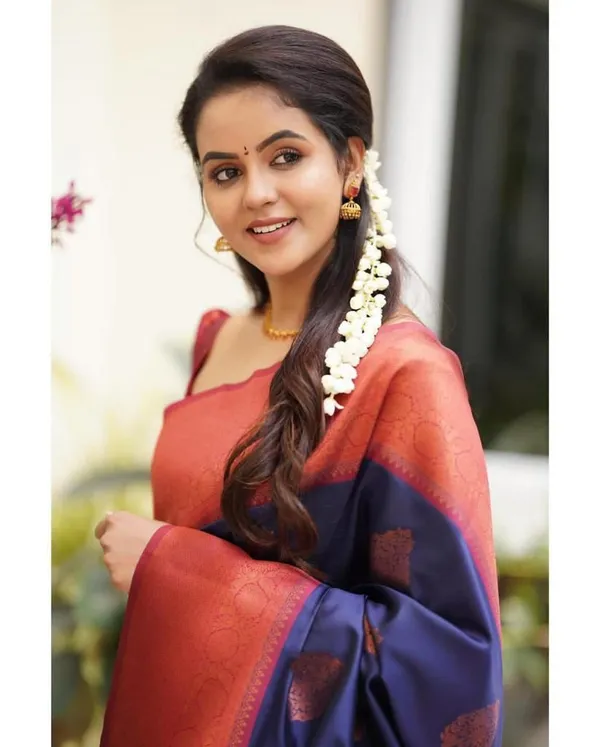 Elegant_Navy_Blue_&_Coral_Lichi_Silk_Jacquard_Saree