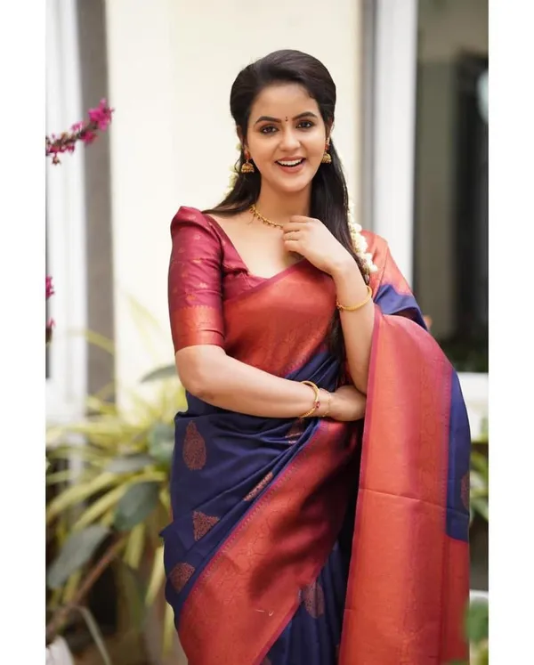Elegant_Navy_Blue_&_Coral_Lichi_Silk_Jacquard_Saree