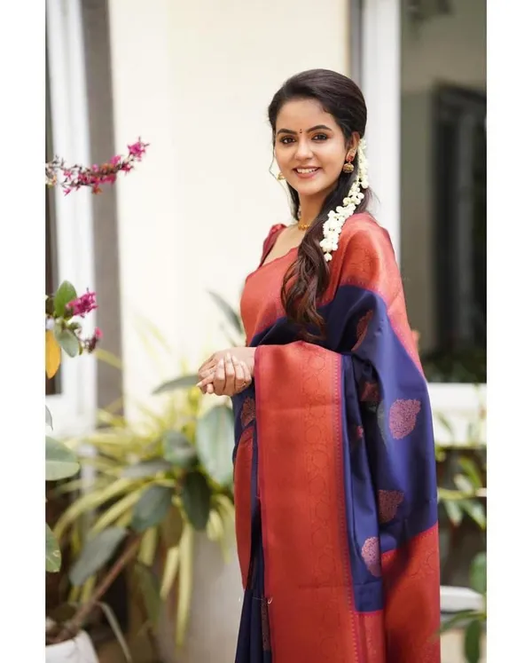 Elegant_Navy_Blue_&_Coral_Lichi_Silk_Jacquard_Saree