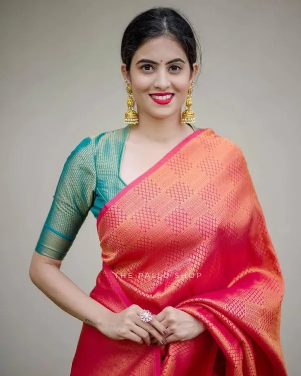 Elegant_Peach_Pink_Silk_Saree_with_Woven_Checks_&_Contrast_Teal_Blouse