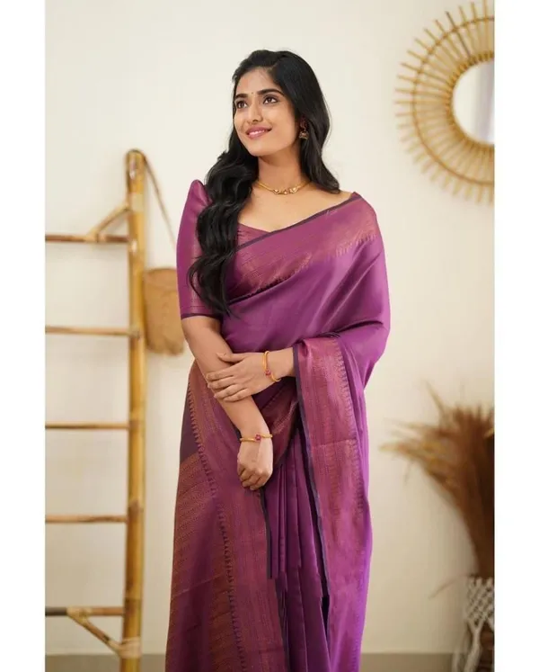 Elegant_Pink_Lichi_Silk_Saree_with_Rich_Jacquard_Pallu