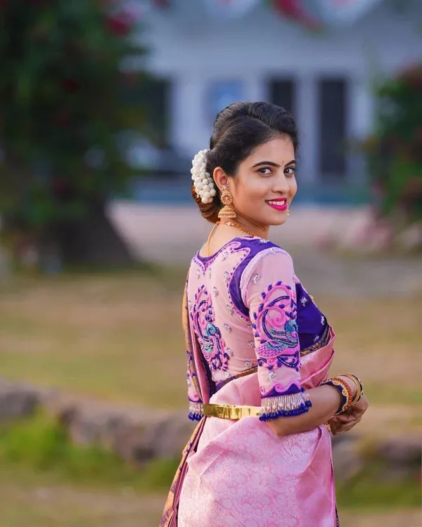 Elegant_Pink_Lichi_Silk_Saree_with_Rich_Purple_Jacquard