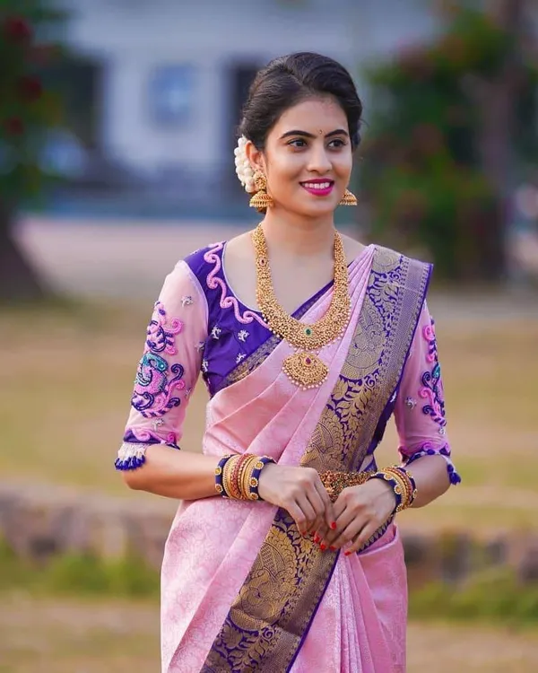 Elegant_Pink_Lichi_Silk_Saree_with_Rich_Purple_Jacquard