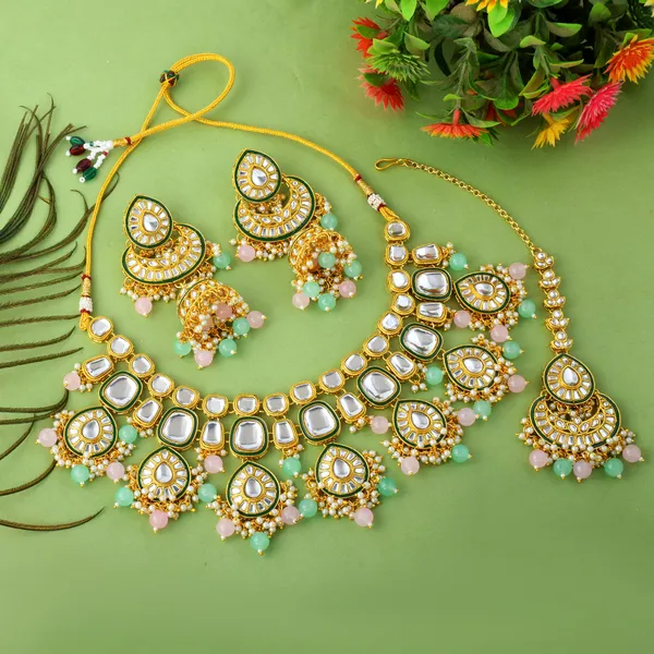 Elegant_Pink_&_Pista_Green_Kundan_Necklace_Set_With_Maang_Tikka_&_Jhumka_Earrings