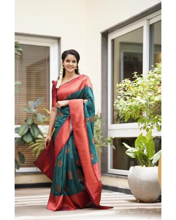 Elegant_Rama_Green_&_Coral_Lichi_Silk_Jacquard_Saree