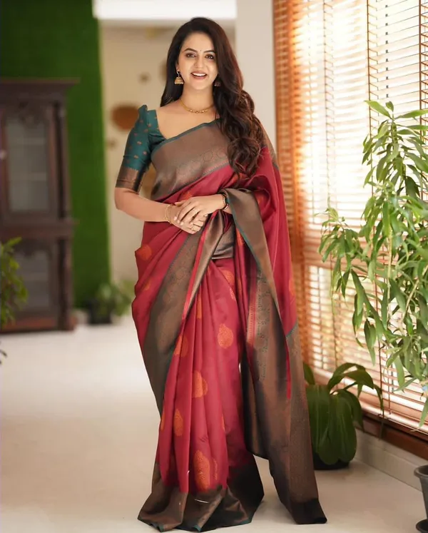 Elegant_Red_&_Teal_Lichi_Silk_Jacquard_Saree