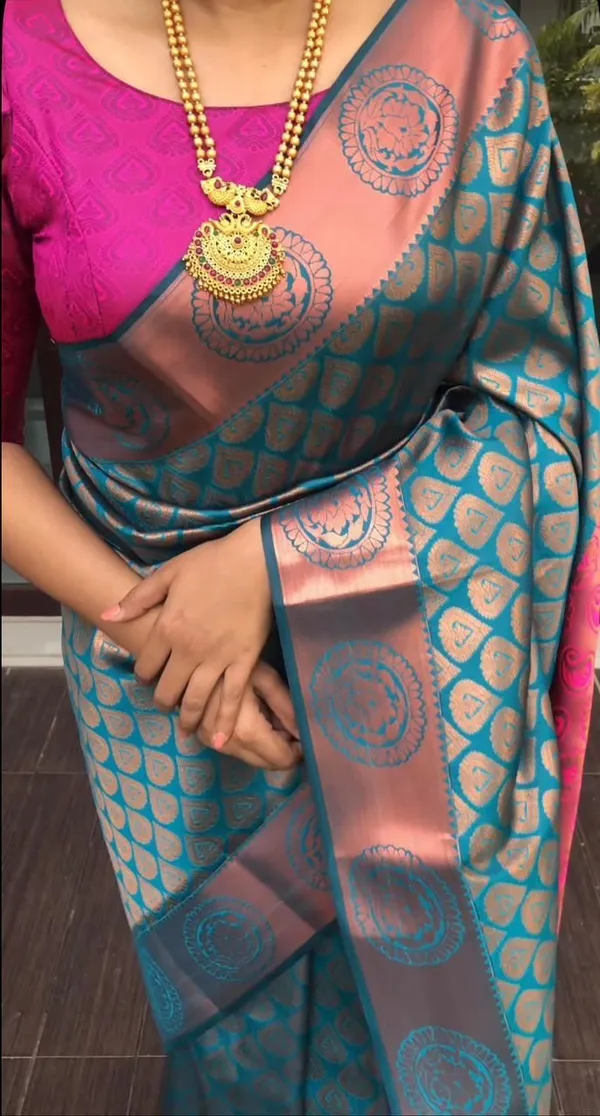 Elegant_Sky_Blue_&_Pink_Lichi_Silk_Saree_with_Rich_Jacquard_Pallu